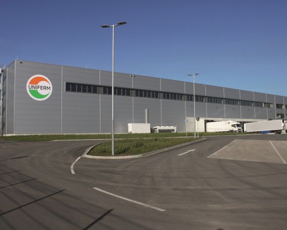 Nowe centrum logistyczne UNIFERM_widok zewnątrz