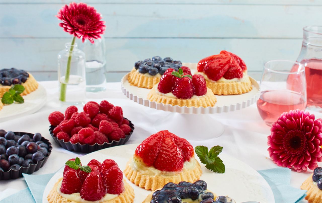 Fruchttörtchen mit Torteletts aus Mürbeteig gebacken mit UNIFERM Mürb Mix